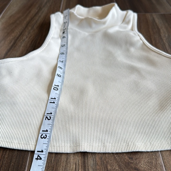 Alo Goddess Rib Cropped Dynamite Tank Top - French Vanilla, M - Picture 7 of 12